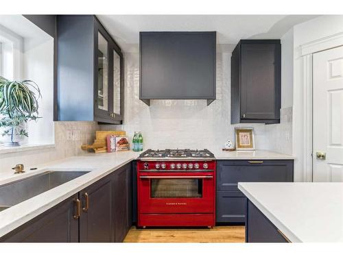 359 Mountain Park Drive Se, Calgary, AB - Indoor Photo Showing Kitchen