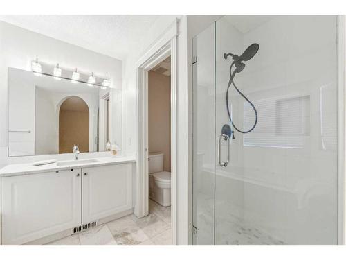 359 Mountain Park Drive Se, Calgary, AB - Indoor Photo Showing Bathroom