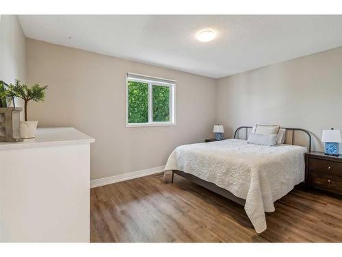 359 Mountain Park Drive Se, Calgary, AB - Indoor Photo Showing Bedroom