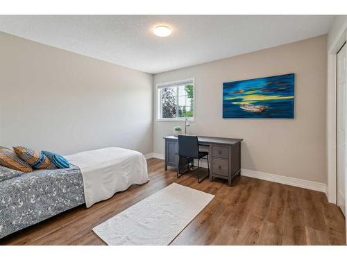 359 Mountain Park Drive Se, Calgary, AB - Indoor Photo Showing Bedroom