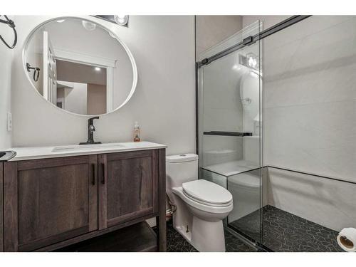 359 Mountain Park Drive Se, Calgary, AB - Indoor Photo Showing Bathroom