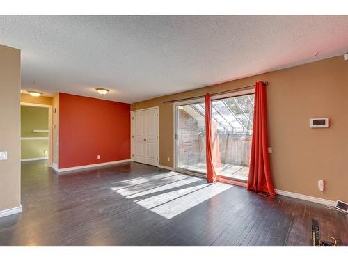 5032 Whitestone Road Ne, Calgary, AB - Indoor Photo Showing Other Room