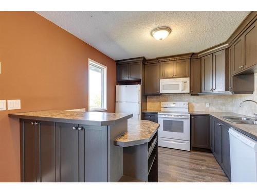 5032 Whitestone Road Ne, Calgary, AB - Indoor Photo Showing Kitchen