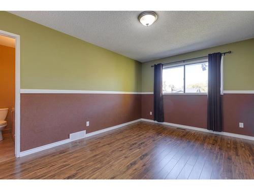 5032 Whitestone Road Ne, Calgary, AB - Indoor Photo Showing Other Room