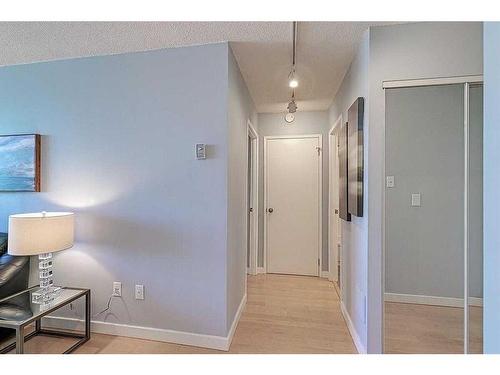 303-525 13 Avenue Sw, Calgary, AB - Indoor