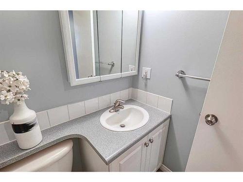 303-525 13 Avenue Sw, Calgary, AB - Indoor Photo Showing Bathroom