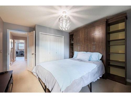 7 Richelieu Court Sw, Calgary, AB - Indoor Photo Showing Bedroom