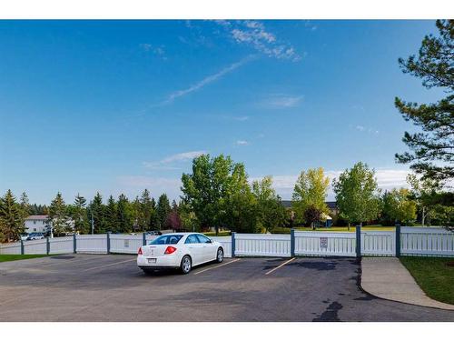 7 Richelieu Court Sw, Calgary, AB - Outdoor