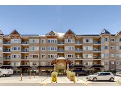 335-10 Discovery Ridge Close SW Calgary, AB T3H 5X3