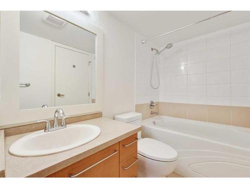 155-35 Richard Court Sw, Calgary, AB - Indoor Photo Showing Bathroom