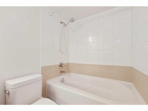 155-35 Richard Court Sw, Calgary, AB - Indoor Photo Showing Bathroom