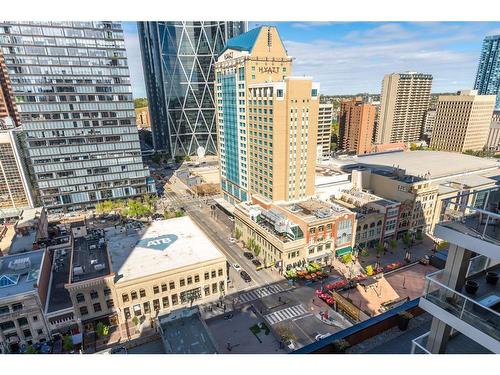 1802-108 9 Avenue Sw, Calgary, AB - Outdoor