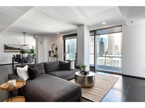 1802-108 9 Avenue Sw, Calgary, AB - Indoor Photo Showing Living Room