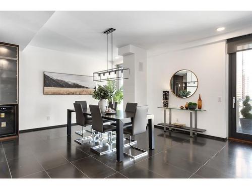 1802-108 9 Avenue Sw, Calgary, AB - Indoor Photo Showing Dining Room