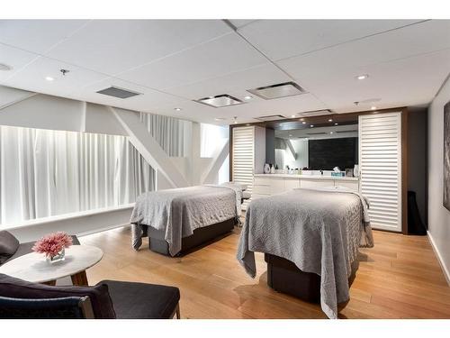 1802-108 9 Avenue Sw, Calgary, AB - Indoor Photo Showing Bedroom