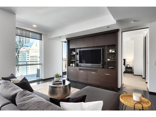 1802-108 9 Avenue Sw, Calgary, AB - Indoor Photo Showing Living Room