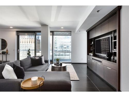 1802-108 9 Avenue Sw, Calgary, AB - Indoor Photo Showing Living Room