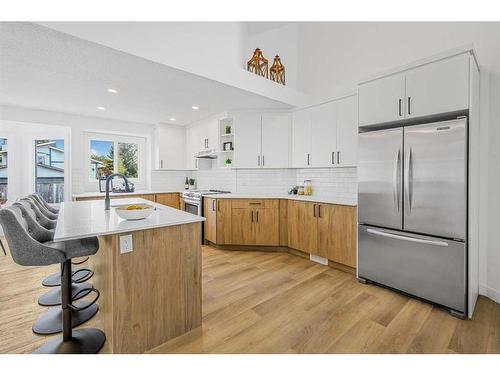 103 Hawkhill Place Nw, Calgary, AB - Indoor Photo Showing Kitchen