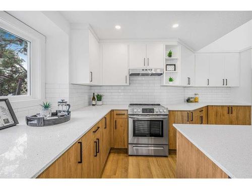 103 Hawkhill Place Nw, Calgary, AB - Indoor Photo Showing Kitchen With Upgraded Kitchen