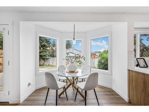 103 Hawkhill Place Nw, Calgary, AB - Indoor Photo Showing Dining Room