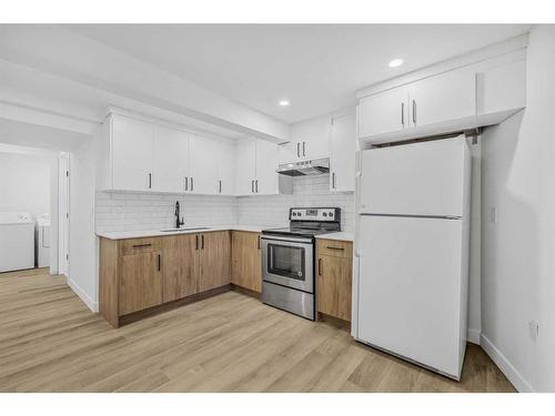 103 Hawkhill Place Nw, Calgary, AB - Indoor Photo Showing Kitchen