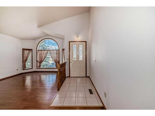 513 Hawkstone Drive Nw, Calgary, AB - Indoor Photo Showing Other Room