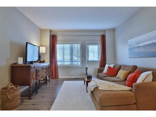 428 Nolan Hill Boulevard Nw, Calgary, AB - Indoor Photo Showing Living Room