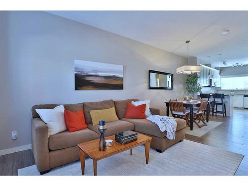 428 Nolan Hill Boulevard Nw, Calgary, AB - Indoor Photo Showing Living Room