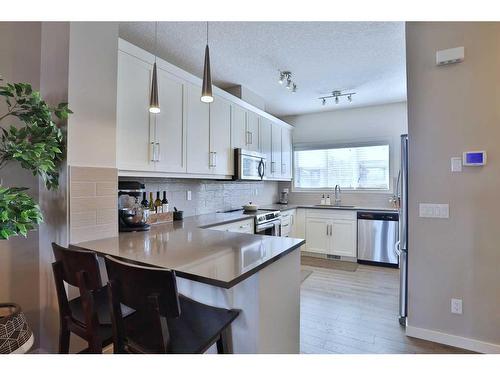 428 Nolan Hill Boulevard Nw, Calgary, AB - Indoor Photo Showing Kitchen