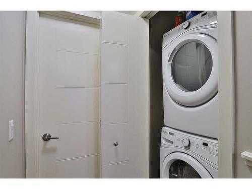 428 Nolan Hill Boulevard Nw, Calgary, AB - Indoor Photo Showing Laundry Room