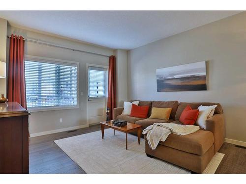 428 Nolan Hill Boulevard Nw, Calgary, AB - Indoor Photo Showing Living Room