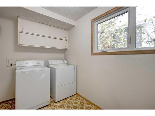 5848 Lodge Crescent Sw, Calgary, AB - Indoor Photo Showing Laundry Room