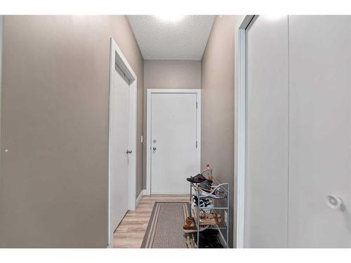 1605-4641 128 Avenue Ne, Calgary, AB - Indoor Photo Showing Other Room