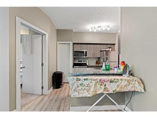 1605-4641 128 Avenue Ne, Calgary, AB - Indoor Photo Showing Kitchen