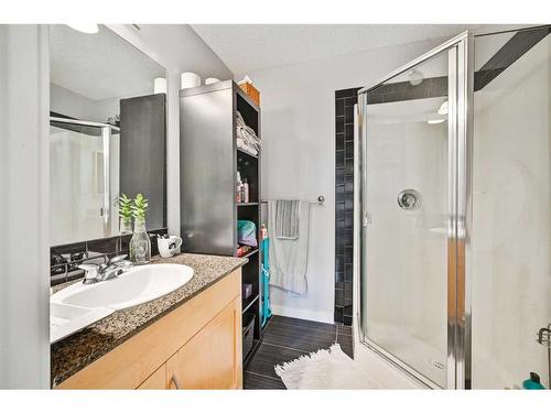 2112-5605 Henwood Street Sw, Calgary, AB - Indoor Photo Showing Bathroom