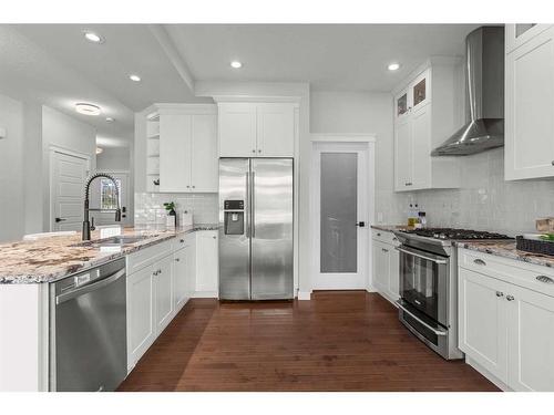 305 Evanspark Gardens Nw, Calgary, AB - Indoor Photo Showing Kitchen With Upgraded Kitchen