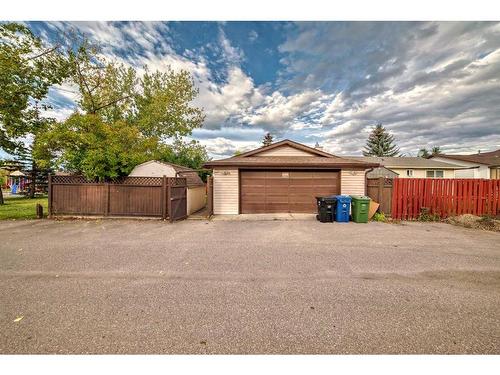 88 Templeson Way Ne, Calgary, AB - Outdoor