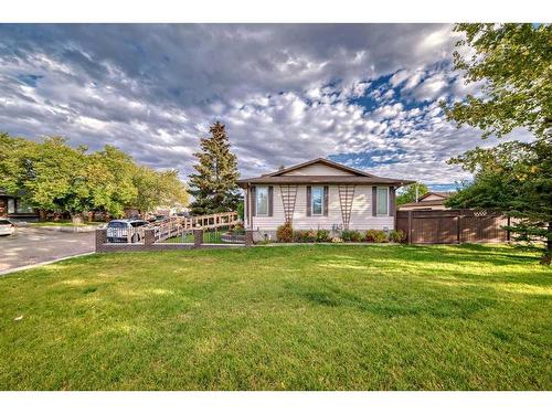 88 Templeson Way Ne, Calgary, AB - Outdoor