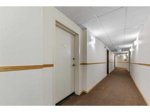 211-92 Saddletree Court Ne, Calgary, AB - Indoor Photo Showing Other Room