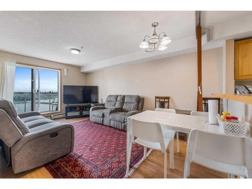 211-92 Saddletree Court Ne, Calgary, AB - Indoor Photo Showing Living Room