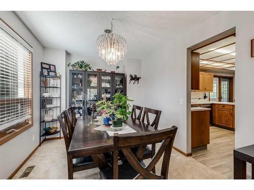 5724 58 Avenue, Olds, AB - Indoor Photo Showing Dining Room