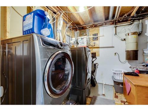 5724 58 Avenue, Olds, AB - Indoor Photo Showing Laundry Room