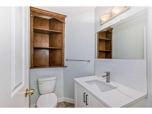 108 Cove Road, Chestermere, AB - Indoor Photo Showing Bathroom