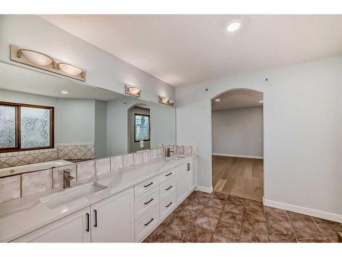 108 Cove Road, Chestermere, AB - Indoor Photo Showing Bathroom