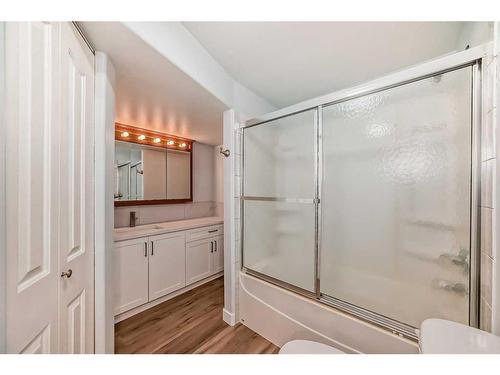 108 Cove Road, Chestermere, AB - Indoor Photo Showing Bathroom