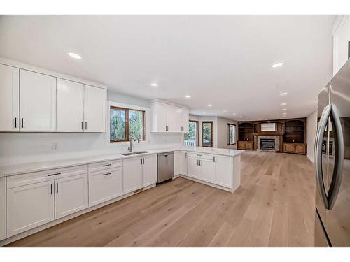 108 Cove Road, Chestermere, AB - Indoor Photo Showing Kitchen