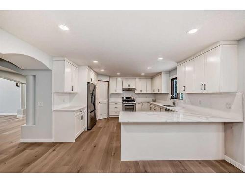 108 Cove Road, Chestermere, AB - Indoor Photo Showing Kitchen