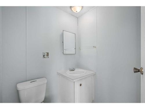 826 Brentwood Crescent, Strathmore, AB - Indoor Photo Showing Bathroom