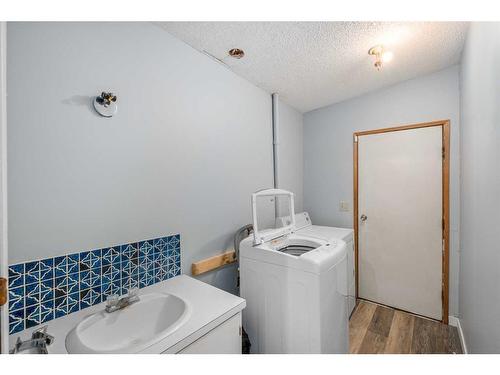 826 Brentwood Crescent, Strathmore, AB - Indoor Photo Showing Laundry Room