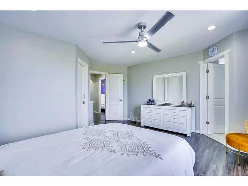 11 Saddlebrook Way Ne, Calgary, AB - Indoor Photo Showing Bedroom